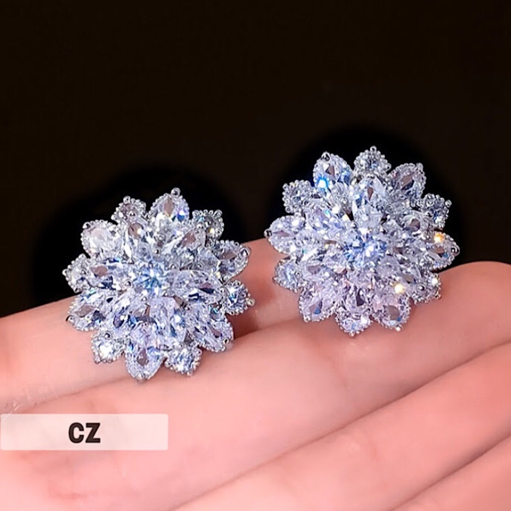 ⚜️[𝟯𝟬%𝗢𝗙𝗙|𝗯𝘂𝗻𝗱𝗹𝗲𝘀 𝟯+]⚜️Big CZ Flower Earrings NEW